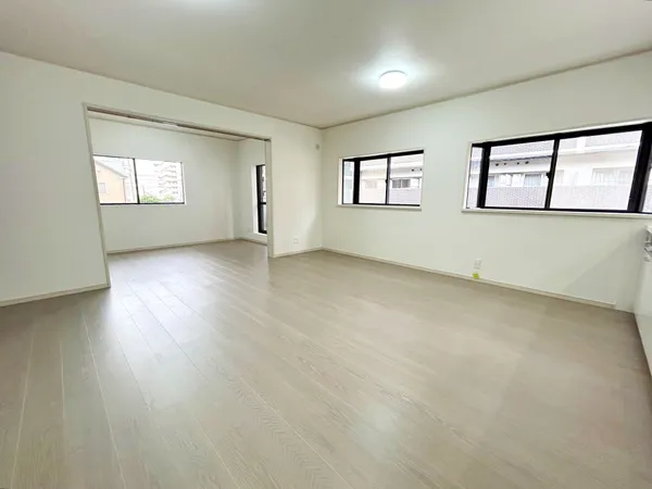 LDK約14.0帖と洋室約5.9帖