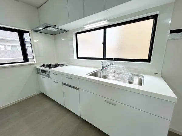 システムキッチン（食器洗浄乾燥機つき）