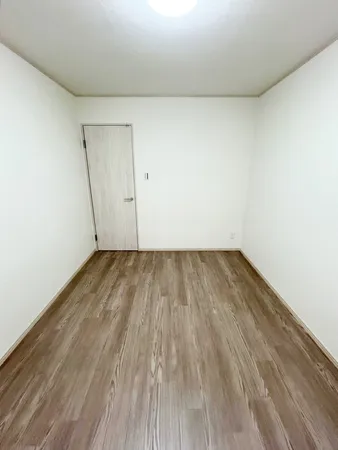 3階洋室約6.0帖（在宅ワーク、収納部屋としての利用がおすすめです）