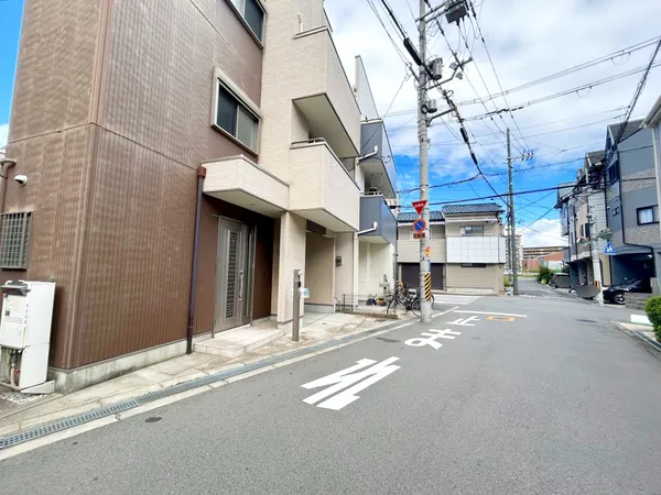 東側前面道路幅員約5.4ｍ・間口約9.4ｍ