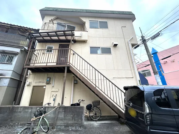 鉄骨造3階建、1F店舗＋2F・3F住居