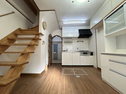 淀川区西三国1丁目テラスハウス リビング