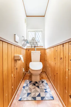 【トイレ（1階）】1階にあるトイレです。2024年3月に温水洗浄便座を交換済みです。