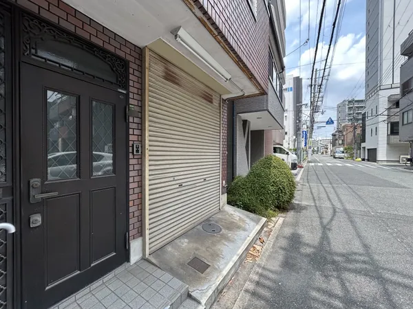 １階には広いガレージがございます。是非とも現地をご覧くださいませ。