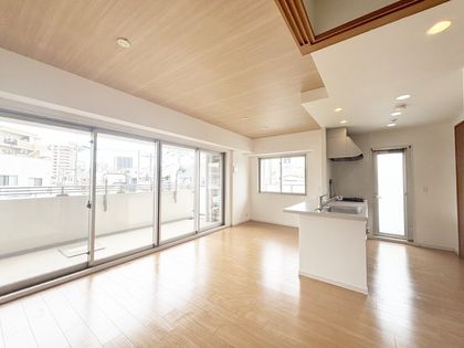 ブランズ三国ノースレジデンス リビング