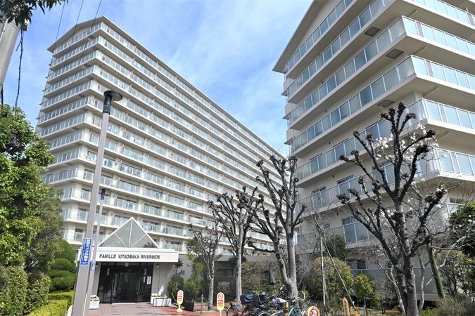 ファミール北大阪リバーサイド A棟 外観 ファミール北大阪リバーサイド A棟 外観
