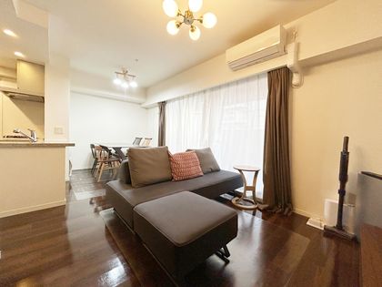 ザ・パークハウス大阪福島 リビング