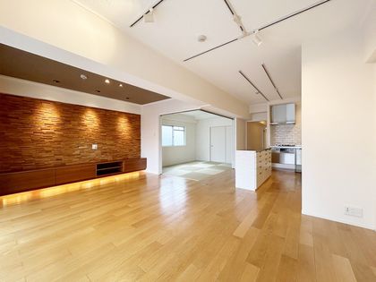 第二メゾン新大阪 リビング