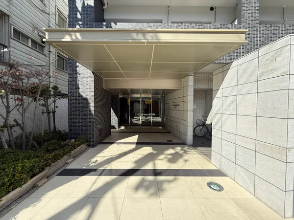 【エントランスアプローチ】