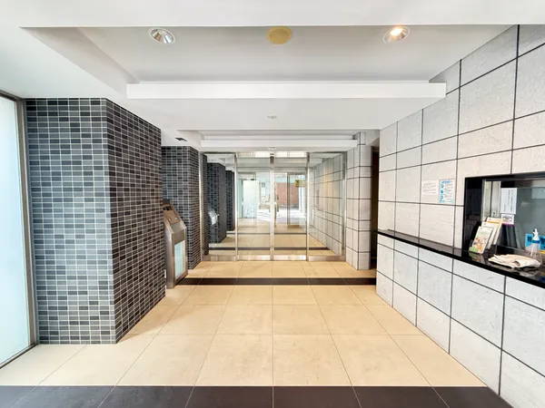 【エントランス】