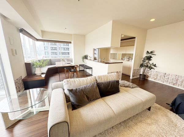 アデニウムタワー梅田 リビング