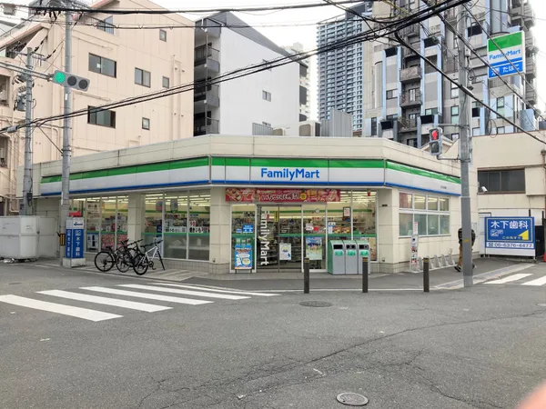 ファミリーマート天六本庄東店240ｍ