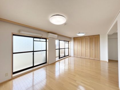 メロディーハイム法円坂 リビング