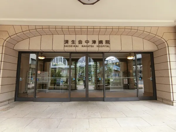 徒歩8分。