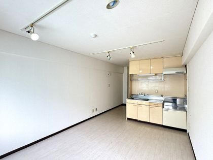新大阪コーポビアネーズ 室内