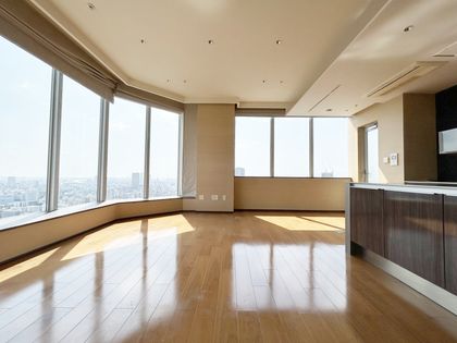 ディーグラフォート大阪N.Y.タワーHIGOBASHI リビング