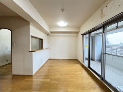 ユニアルス新大阪WEST リビング