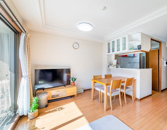 エンゼルクレッセ上新庄 リビング エンゼルクレッセ上新庄 リビング