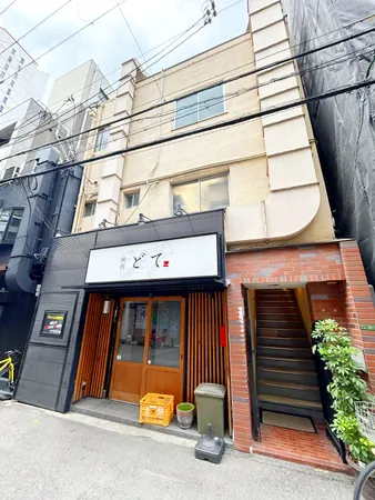 地下鉄谷町線「南森町」駅より徒歩5分3階建て1棟ビル