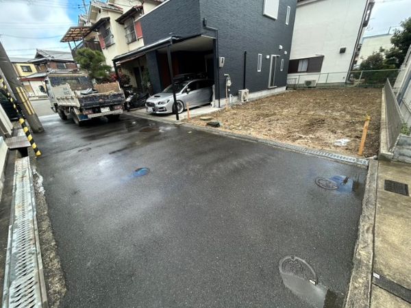 枚方市野村中町 前面道路含む外観