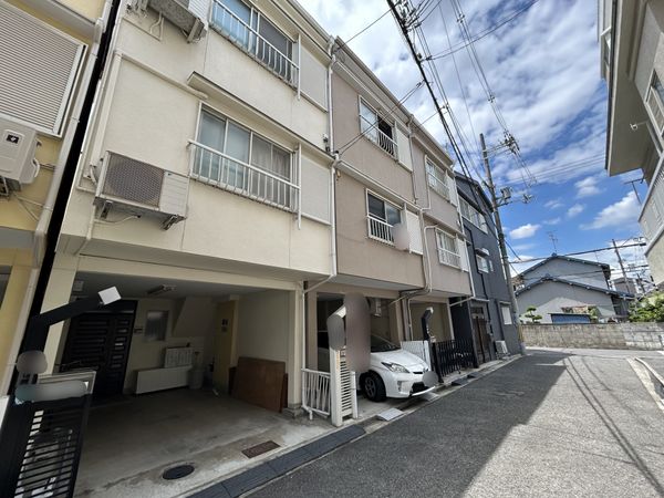 前面道路含む外観