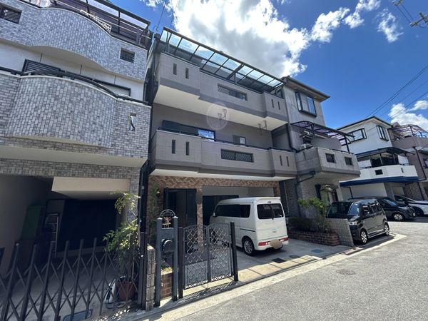 大東市氷野1丁目 戸建 前面道路含む外観 前面道路含む外観