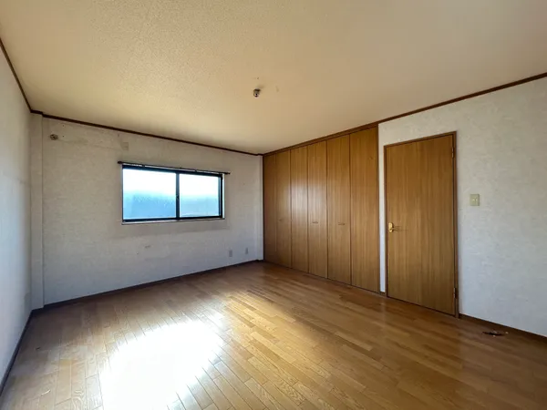 【洋室】3階約10.0帖の洋室