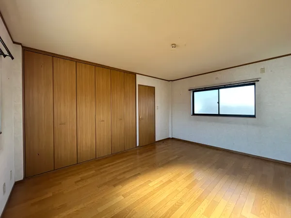 【洋室】3階約10.0帖の洋室