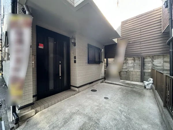 【玄関（外）】