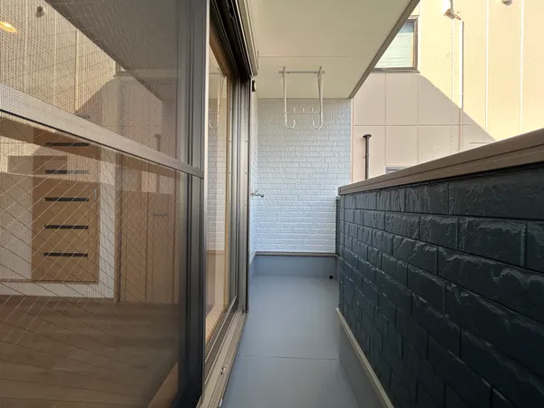 【バルコニー】2階のバルコニーです。LDKからの出入りが可能になっています。