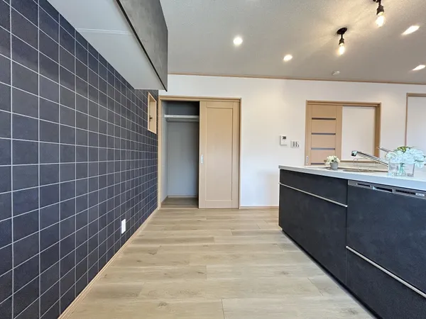 【キッチン】※写真中の家具・家電は売買価格に含まれません。