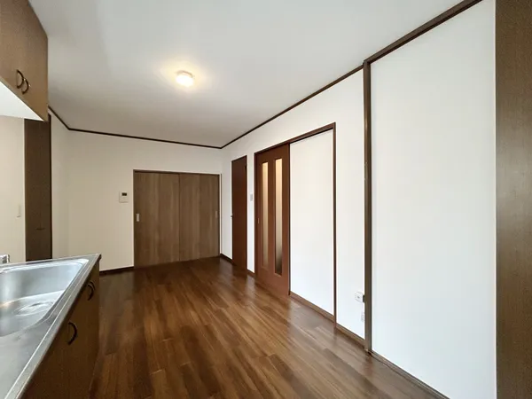 【ダイニングキッチン】※写真中の家具・家電は売買価格に含まれません。