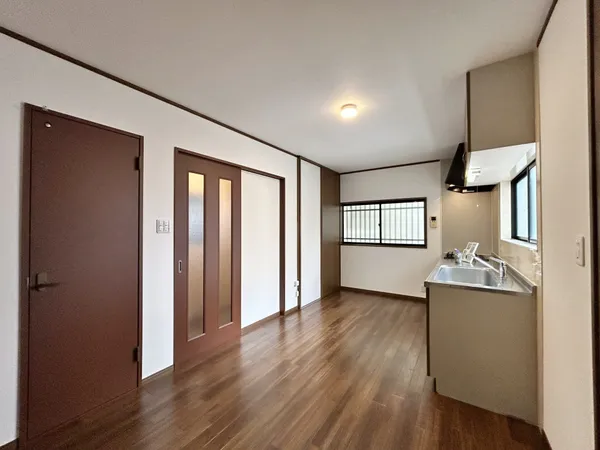 【ダイニングキッチン】※写真中の家具・家電は売買価格に含まれません。