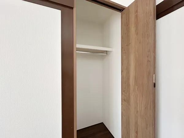 【収納（約5.0帖）】2階、約5.0帖の洋室にある収納スペースです。