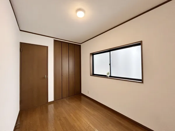 【洋室（約4.3帖・北）】※写真中の家具・家電は売買価格に含まれません。