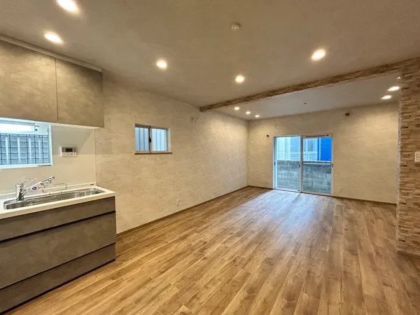 【リビング】LDKは約18.0帖あります。