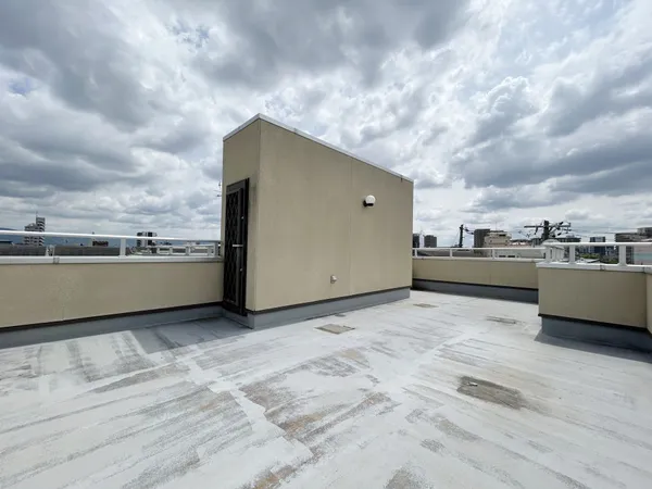 【ルーフバルコニー】