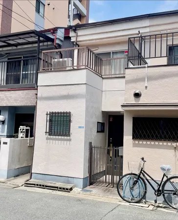 【外観】木造２階建て。4駅2沿線ご利用可能。
