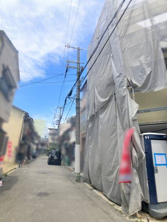 城東区鴫野西5丁目 戸建て 前面道路含む外観 城東区鴫野西5丁目 戸建て 前面道路含む外観