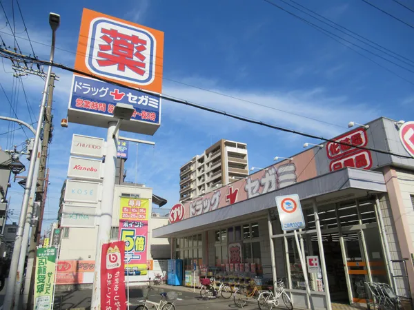 徒歩7分。