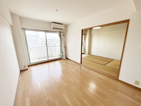 ユニハイム寝屋川 リビング