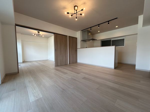 日商岩井京橋ハイツ リビング