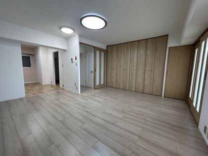 日商岩井京橋ハイツ リビング