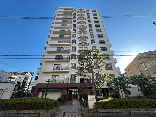 【外観】1985年3月築。13階建て。