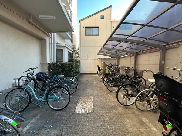【駐輪場】駐輪場スペース。