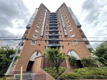 朝日プラザアルティマタワーズ 外観