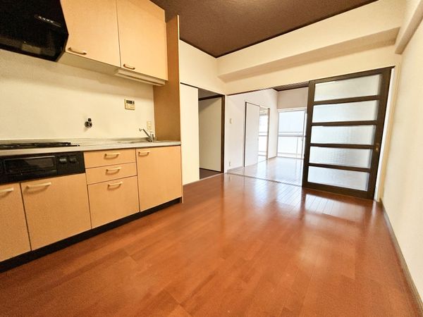 日商岩井第2京橋ハイツ リビング