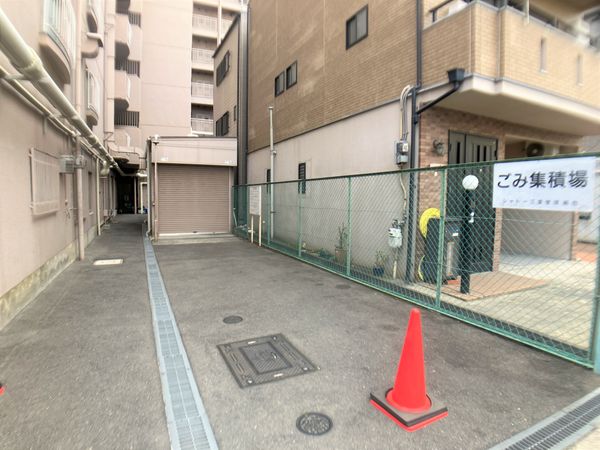 シャトー三愛 駐車場 シャトー三愛 駐車場