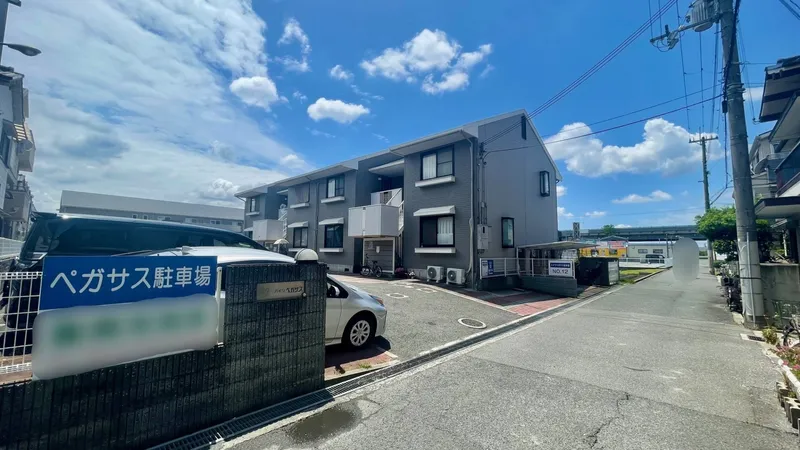 【駐車場】駐車場。11台中10台賃貸中。