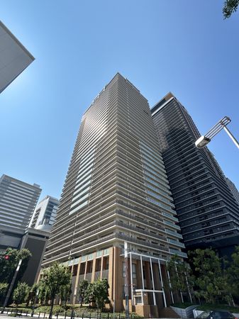 ローレルタワー難波 外観